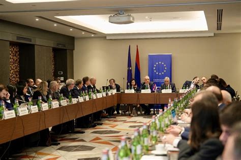 ՀՀ երկրորդ նախագահը հրապարակավ մեղադրում է իշխանություններին ճնշում գործադրելու մեջ